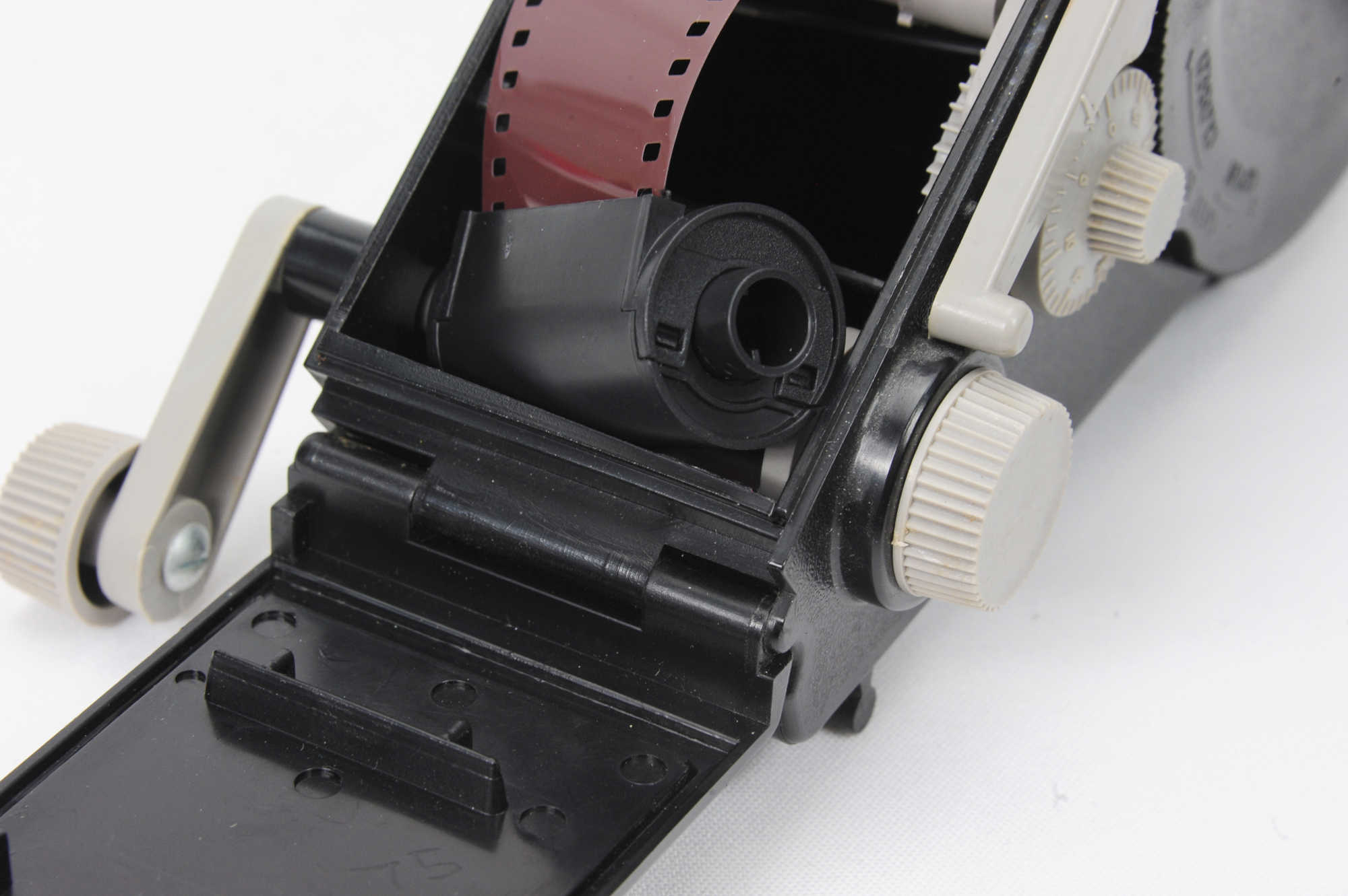 Assembled cassette with Watson film loader
